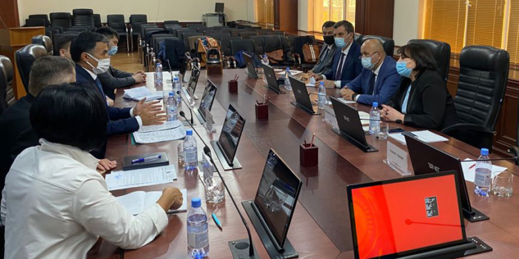 Таджикистан и Казахстан обсудили вопросы поставок сжиженного газа