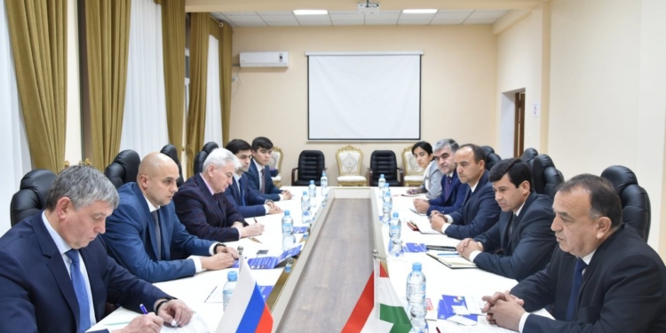 Минтруда Таджикистана и УРФУ подписали Меморандум о сотрудничестве