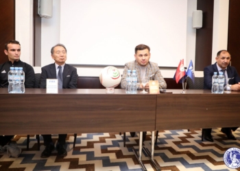 Японский специалист проводит курсы для футзальных арбитров Таджикистана