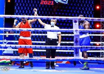Джахон Курбонов выиграл свой первый бой на чемпионате мира по боксу в Белграде
