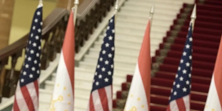 США хотят распространять американскую культуру в Таджикистане через музыку