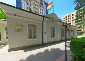 Рустам Эмомали поручил не трогать Дом-музей Садриддина Айни