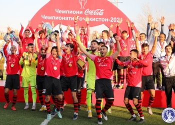 «Истиклол» получил  кубок за победу в Coca-Cola-чемпионате Таджикистана-2021