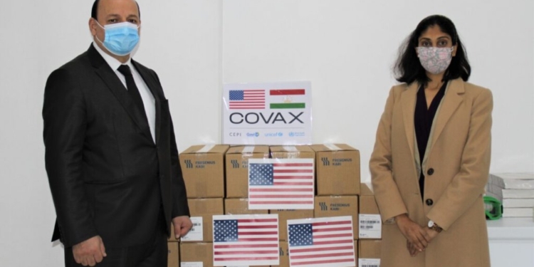 Представитель USAID ознакомилась с условием хранения вакцин от COVID-19 в Таджикистане