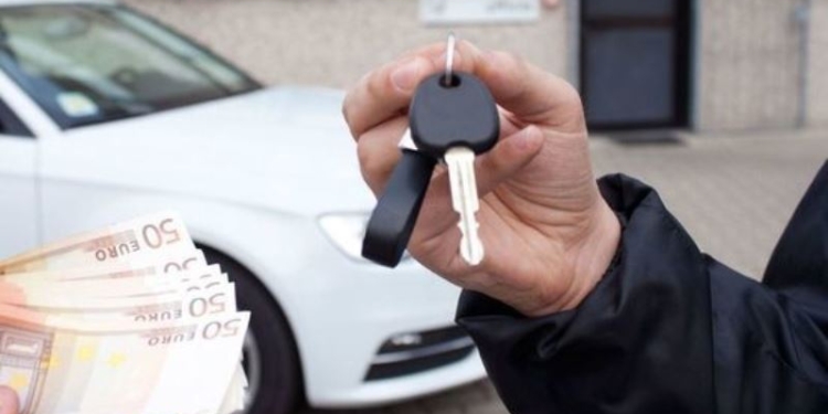 Житель района Кушониен продал чужой автомобиль