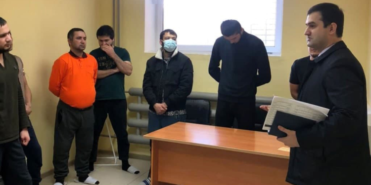 Свыше 130 задержанных мигрантов будут возвращены из России в Таджикистан