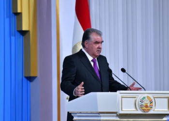 Эмомали Рахмон раскритиковал систему образования