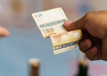 Самую высокую зарплату в Таджикистане получают финансисты, а низкую — лесники