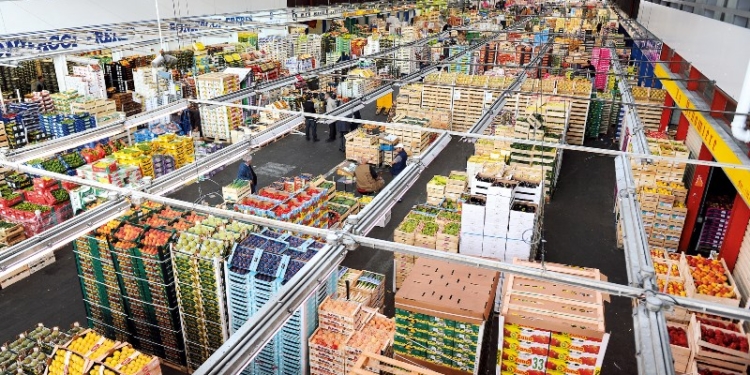Оборот оптовой и розничной торговли в Таджикистане увеличился на 13%