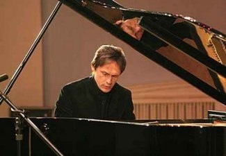 Известный французский пианист Франсуа Шаплен выступит с концертом в Душанбе