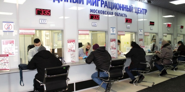В 2022 году Россия вводит бессрочную IT-карту мигранта