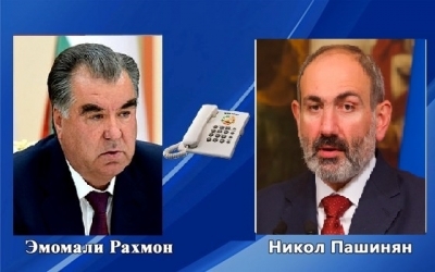 Эмомали Рахмон и Никол Пашинян обменялись мнениями по ситуации в Казахстане