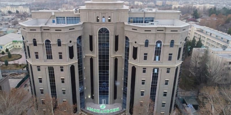 «Амонатбонк» выдал в 2021 году около 1,4 млрд. сомони кредитов