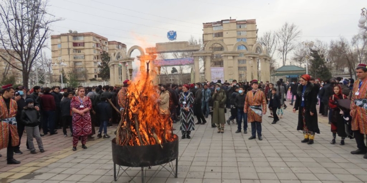 В Душанбе отметят праздник Сада