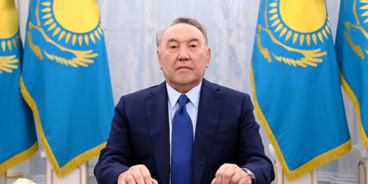 Нурсултан Назарбаев выступил с видеообращением