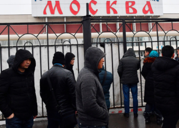 Владимир Путин призвал высылать из России мигрантов за экстремизм
