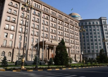 МИД Таджикистана просит студентов воздержатся от поездок в Киргизию