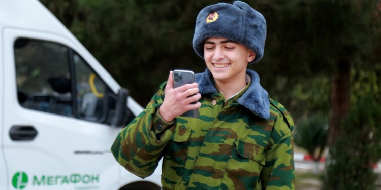 Лучший подарок защитнику — связь с родными