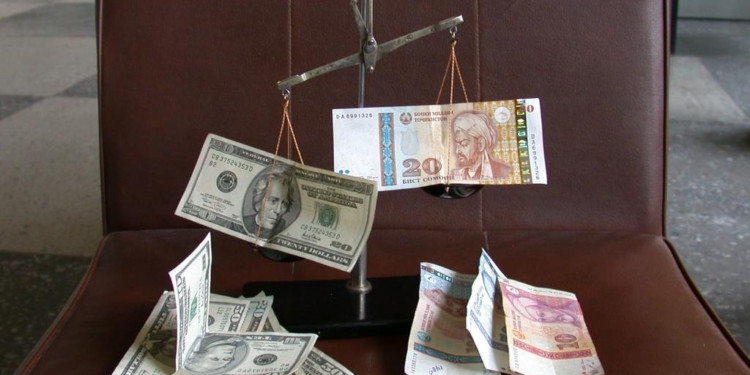 Нацбанк: Курс Сомони по отношению к Доллару сохраняет устойчивость
