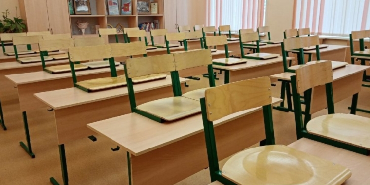 В Узбекистане школы возвращаются к традиционному обучению