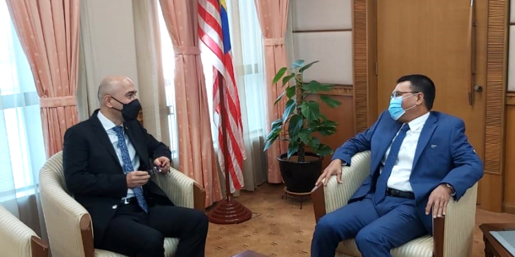 Таджикистан пригласил Малайзию на водную конференцию в Душанбе