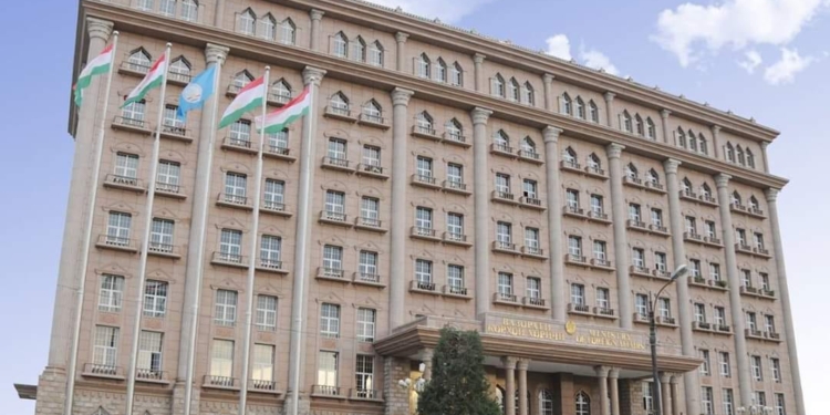 Граждане Таджикистана могут выехать из Украины в Польшу, Молдову и Румынию без оформления виз, — МИД
