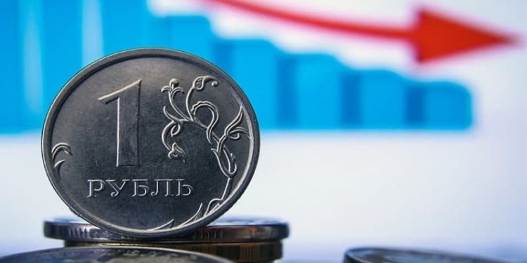 Российский рубль продолжает падать