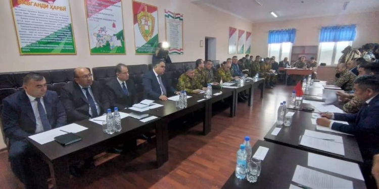 Рабочие группы Таджикистана и Киргизии проводят переговоры по ситуации на границе