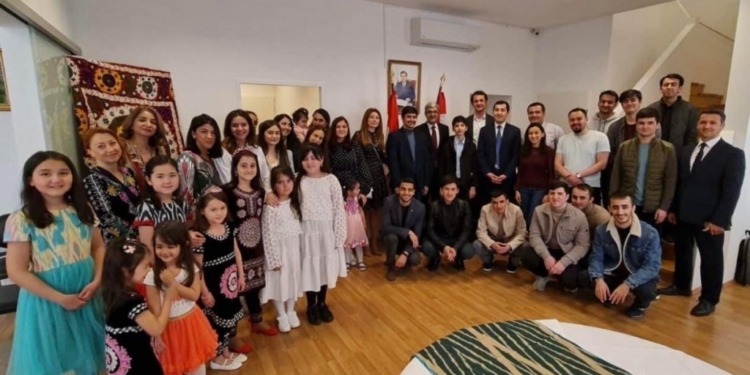 Навруз отметили в Баку и Вене