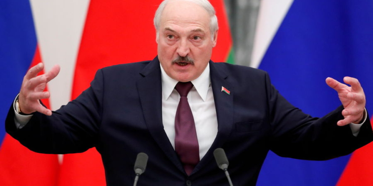 Лукашенко назвал триллером организацию переговоров России и Украины