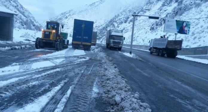 Движение по автодороге Душанбе-Худжанд восстановлено