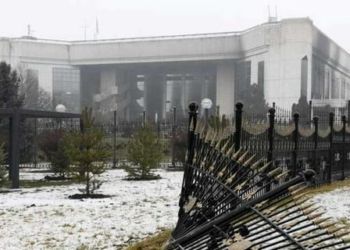 Токаев поручил снести резиденцию президента в Алматы