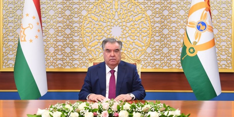 Президент поздравил таджикистанцев с наступлением месяца Рамазан и призвал запастись продовольствием