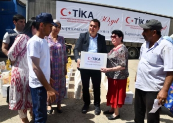 ТИКА раздает 45 тонн продовольствия малоимущим семьям в Таджикистане