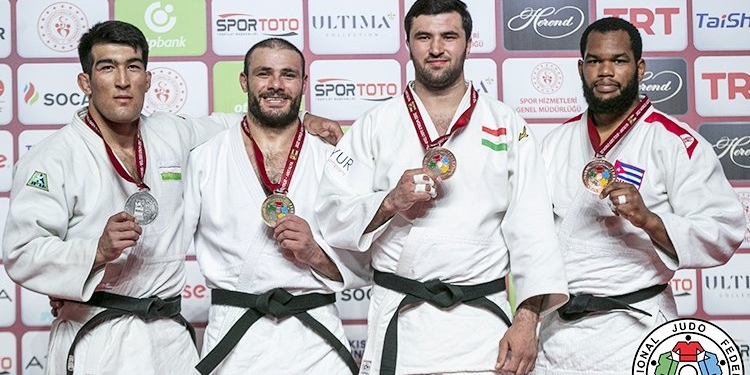 Темур Рахимов завоевал «бронзу» на Antalya Grand Slam 2022