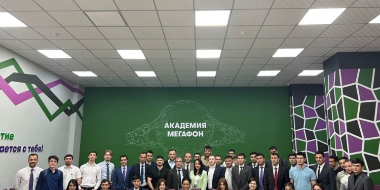 Таджикские студенты создадут электронное правительство страны