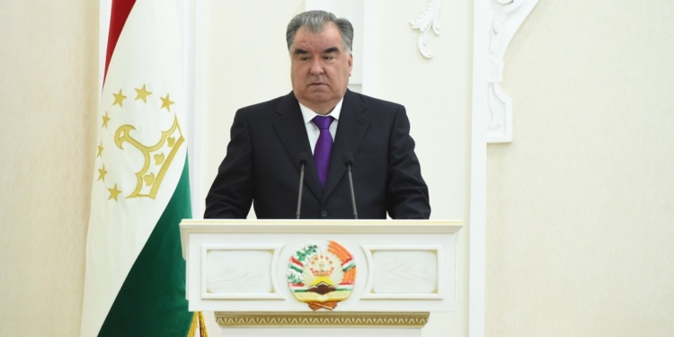 Президент поручил принять неотложные меры по снижению воздействия внешних факторов
