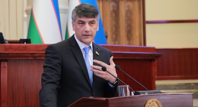 Лидер демпартии заявил, что Узбекистану не нужна акция «Бессмертный полк»