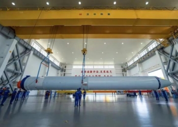 Ракета для выполнения миссии по запуску китайского корабля «Тяньчжоу-4» доставлена на космодром