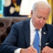 Президент США подписал закон о ленд-лизе для Украины
