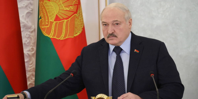Лукашенко заявил, что российская «спецоперация» в Украине затянулась
