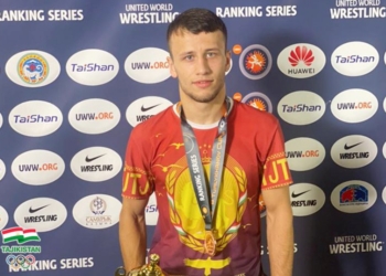 Таджикский борец Асламджон Азизов завоевал «серебро» чемпионата Азии