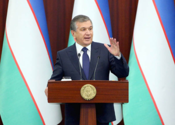 Президент Узбекистана предложил провести референдум по принятию поправок в Конституцию