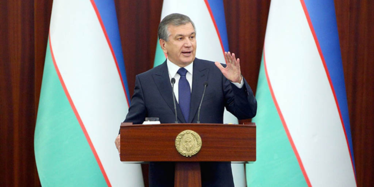 Президент Узбекистана предложил провести референдум по принятию поправок в Конституцию