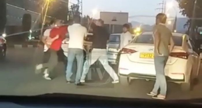 В Душанбе задержаны хулиганы, избившие водителя такси