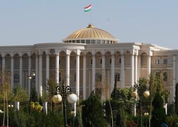 Эмомали Рахмон принял верительные грамоты от 10 новых послов