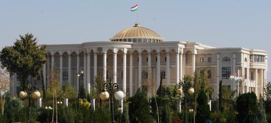 Эмомали Рахмон принял верительные грамоты от 10 новых послов