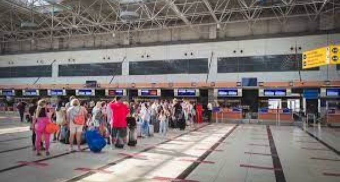 С 15 июля вступают в силу новые «допандемийные» правила въезда в Россию для иностранцев  