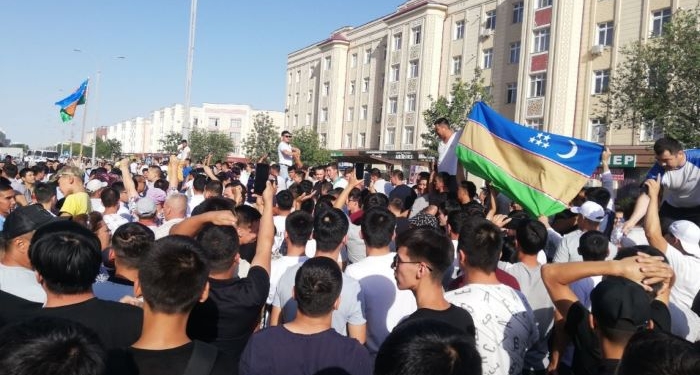 Шавкат Мирзиёев смягчил режим ЧП в Каракалпакстане
