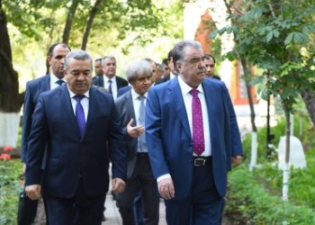 Эмомали Рахмон посетил Ховалингский район